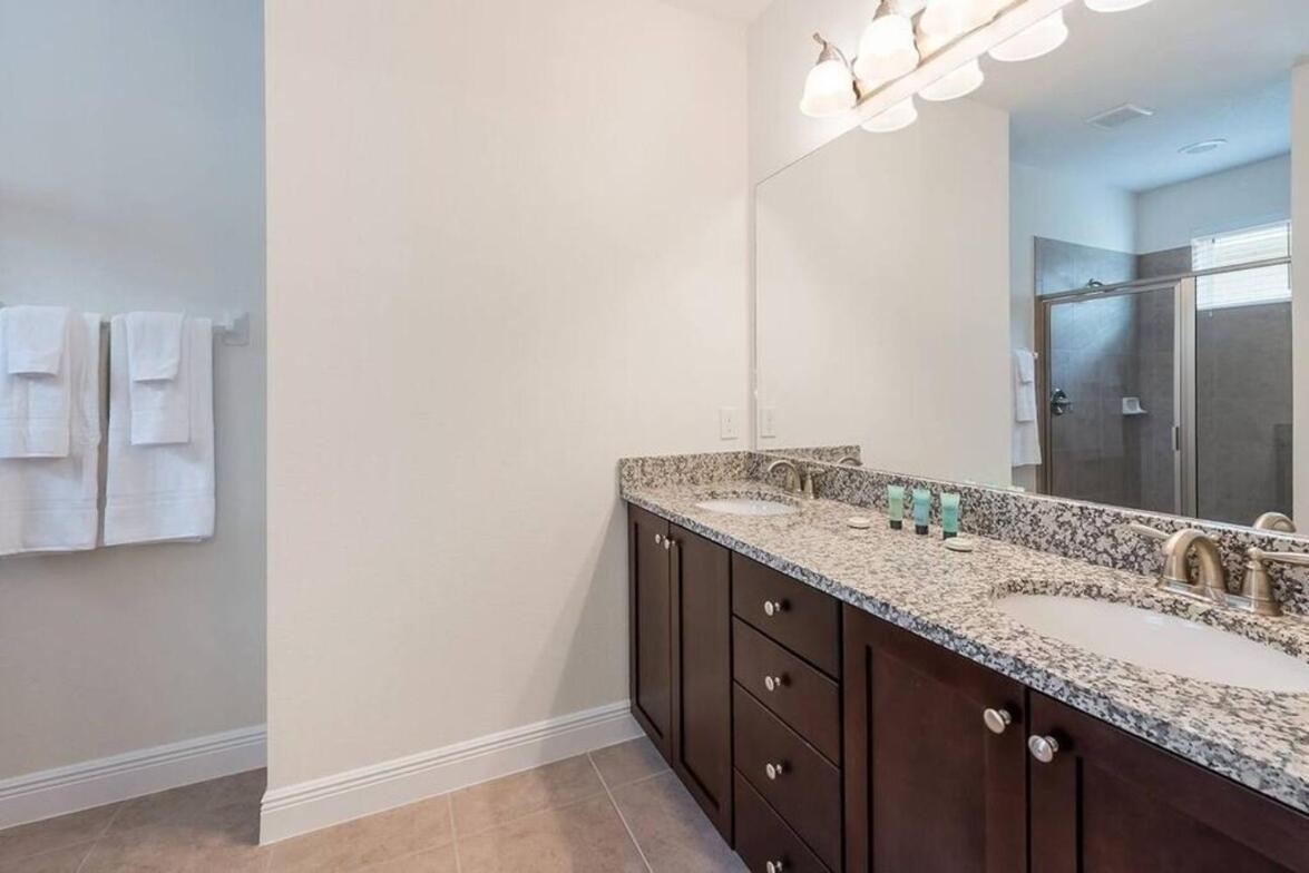 Gorgeous Home W Game Room Heated Pool Spa Orlando Exterior foto