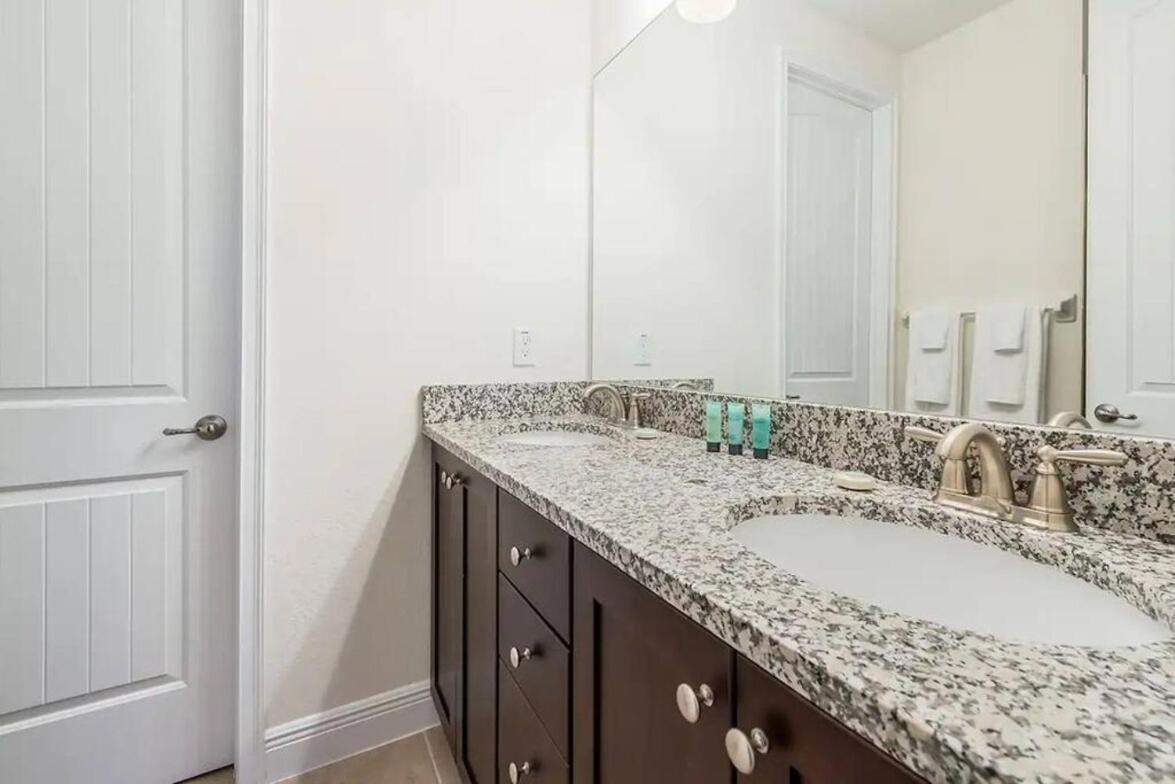 Gorgeous Home W Game Room Heated Pool Spa Orlando Exterior foto